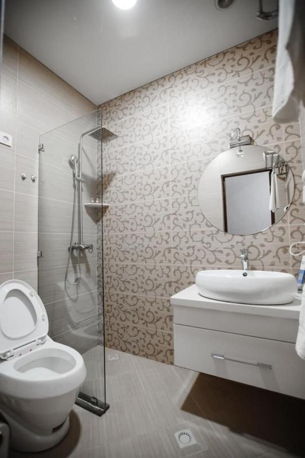 Hôtel Shedevr Plaza à Namangan Extérieur photo