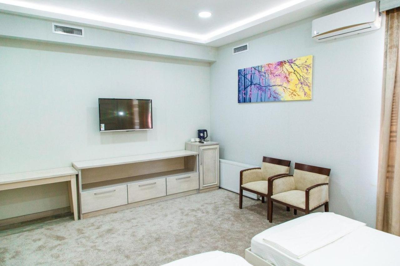 Hôtel Shedevr Plaza à Namangan Extérieur photo