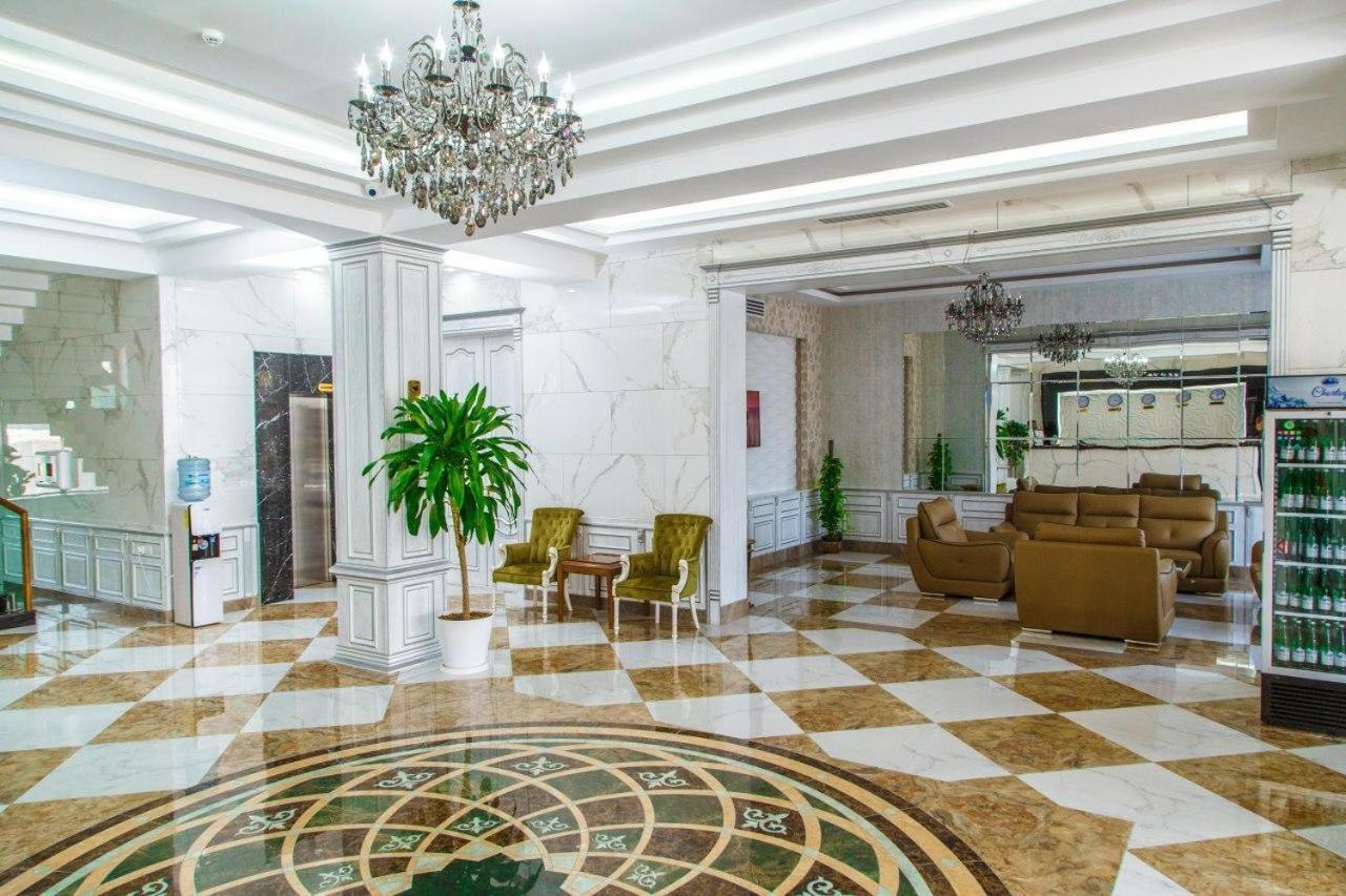 Hôtel Shedevr Plaza à Namangan Extérieur photo
