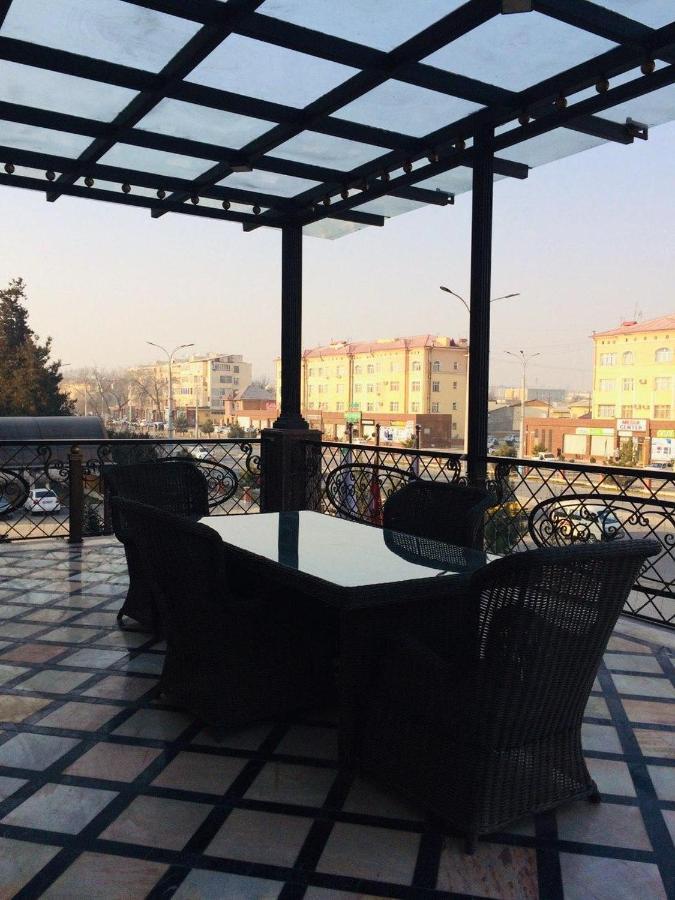 Hôtel Shedevr Plaza à Namangan Extérieur photo